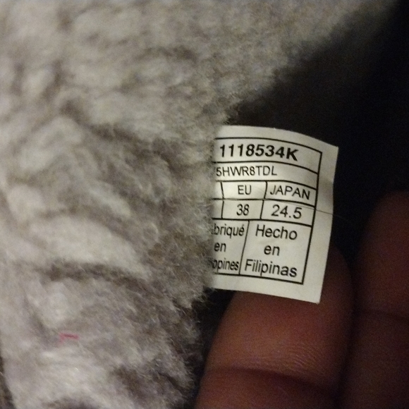 UGG shimmer boots - Picture 3 of 5